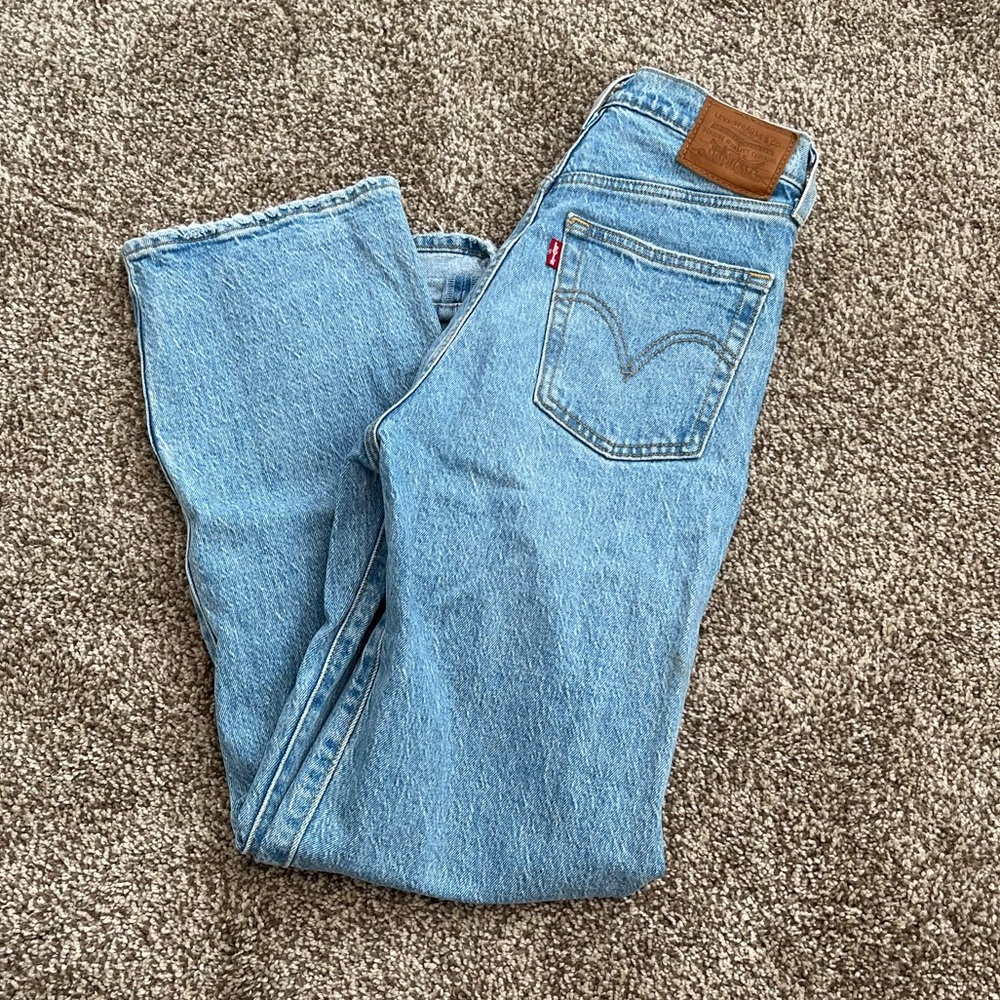 Levi’s Ribcage Straight Ankle Jeans